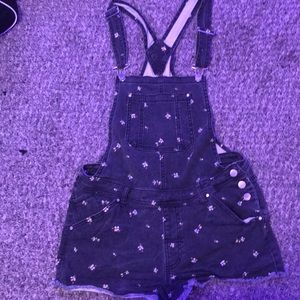 Tinseltown Overall shorts with flowers